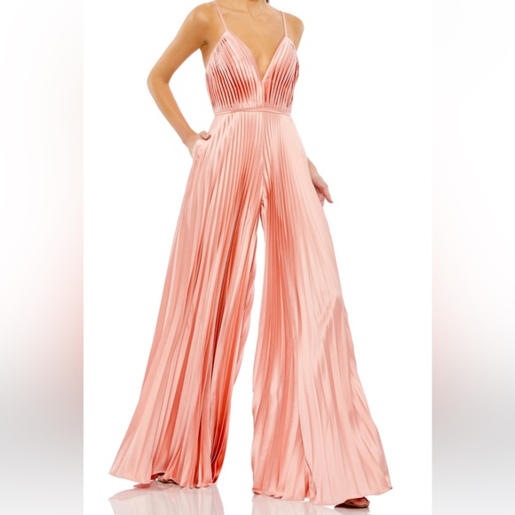 Nwt .MacDuggal PLEATED PLUNGE NECK WIDE LEG JUMPSUIT - Picture 1 of 6